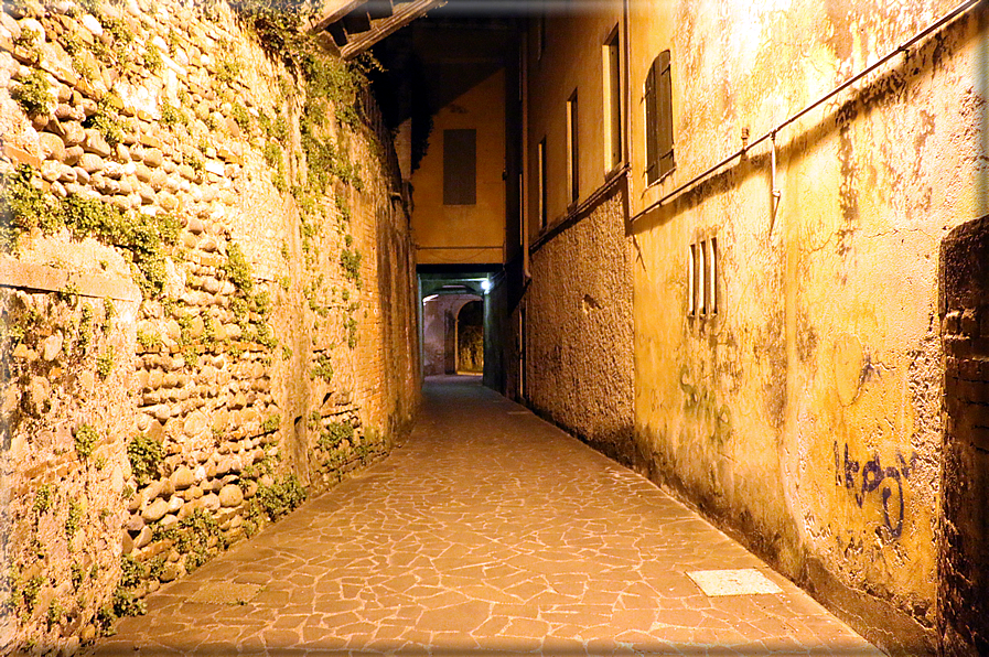 foto Bassano del Grappa di notte